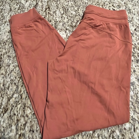 💗GET 20% OFF💗 Lululemon Ready to Rulu Jogger 29" - Desert Sun - Picture 2 of 10